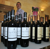 Huub (Amersfoort) voor aanvang van de proeverij op Ch&acirc;teau Balestard la Tonnelle