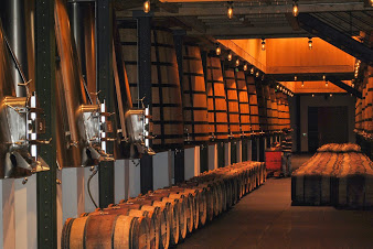 Vinificatieruimte met vergistingsvaten Mouton Rothschild
